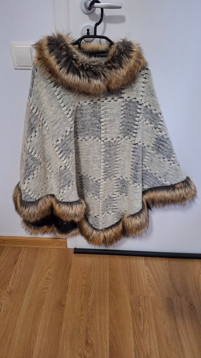 Sal / Pelerina cu blanita