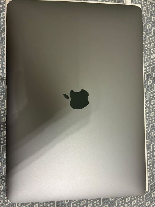 Продам MacBook Air M1