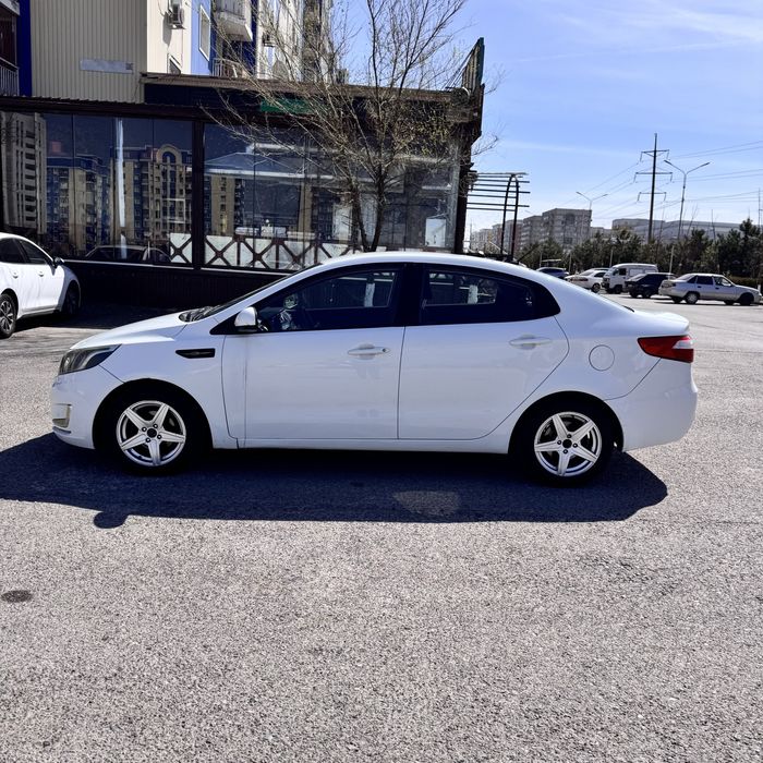 Kia Rio 2013 год