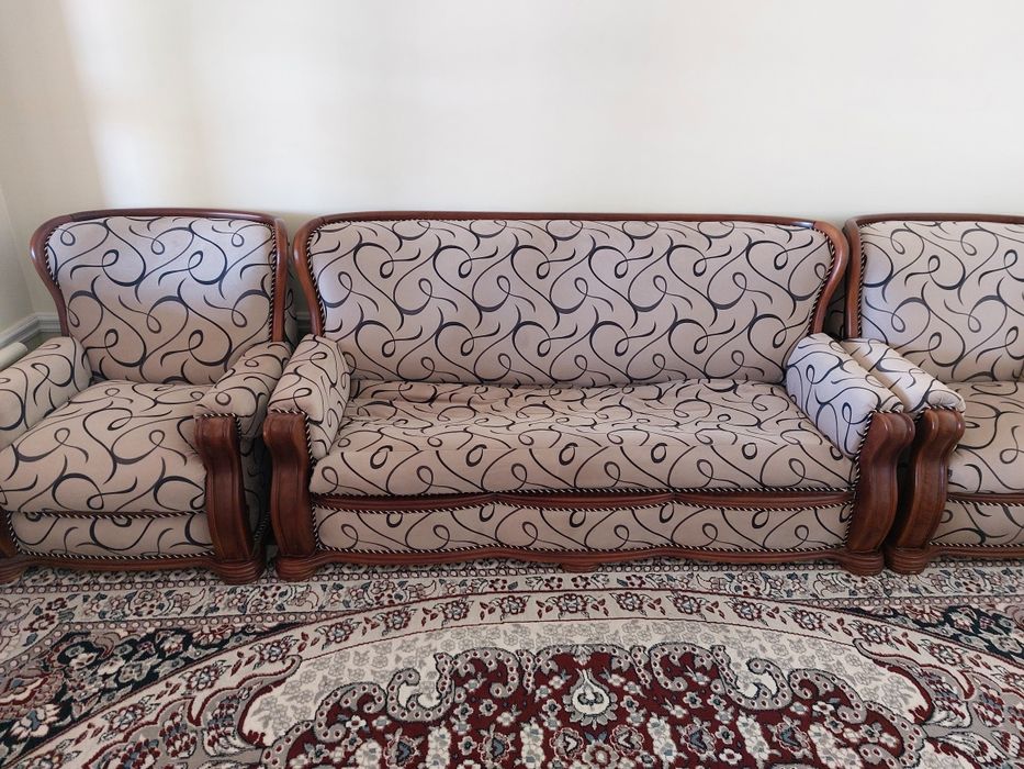 Devan kreslo pismini stol