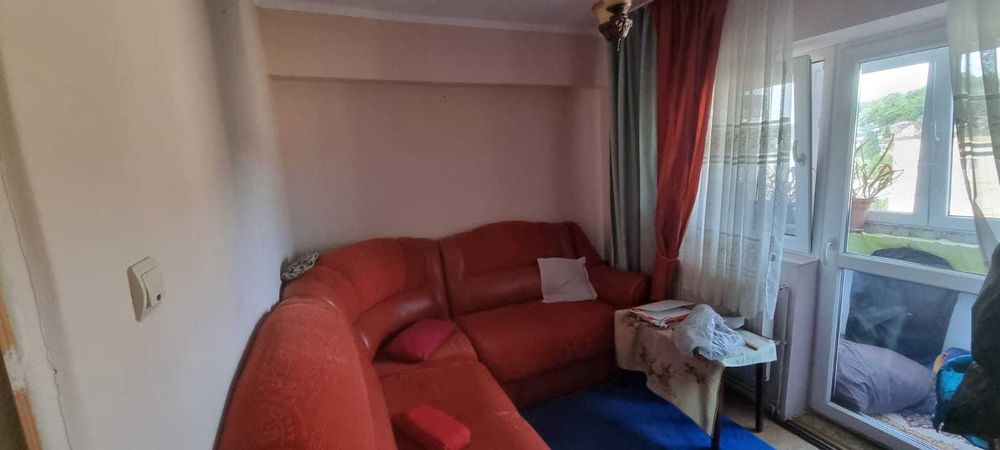 Vand apartament 4 camere