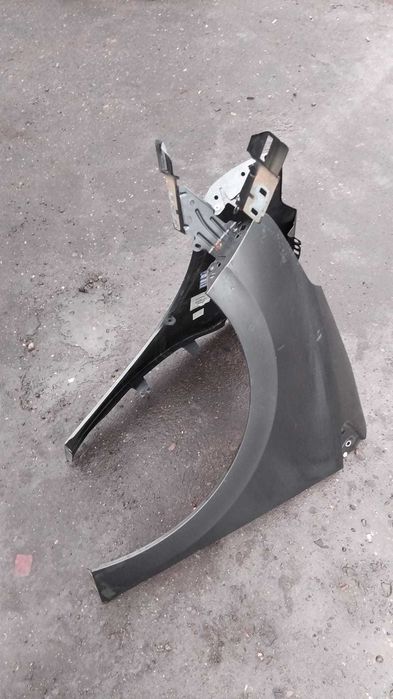 Aripa stanga/dreapta Peugeot 208 an 2012