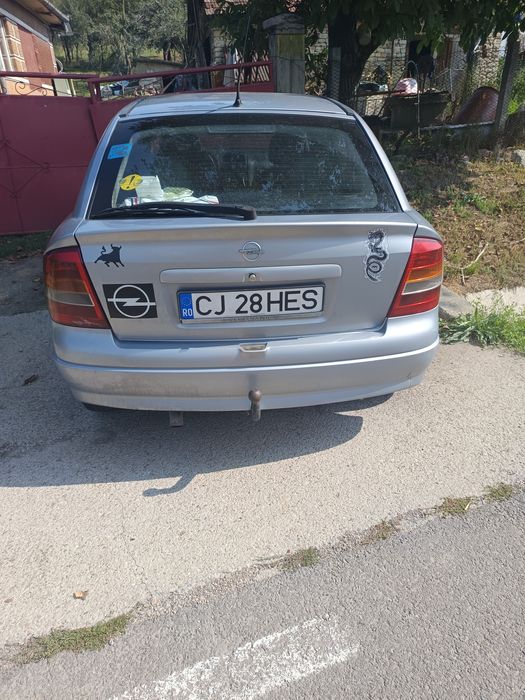 Vând Audi A4 B6 și Opel Astra G