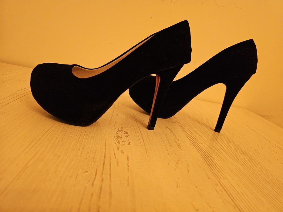 Туфли женские на высоком каблуке НОВЫЕ