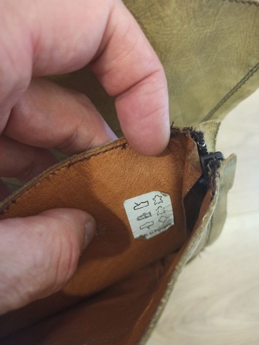 Ghete din piele, purtați foarte puțin!