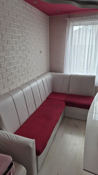 Разтегателен кухненски диван