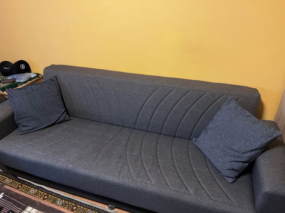 Продавам диван. ,