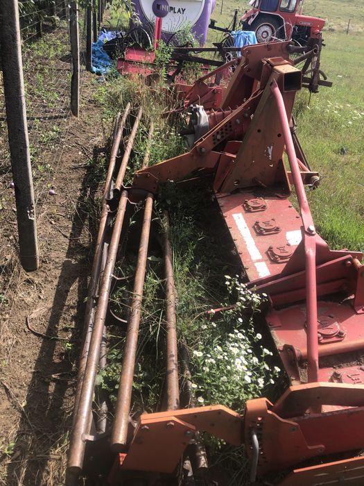 Vand plug,freza,semanatoare paioase si porumb!!!