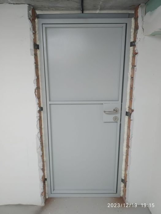 Дверь металлическая без утепления