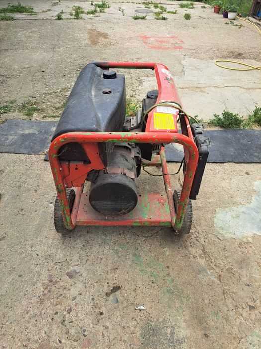 Generator pe benzina