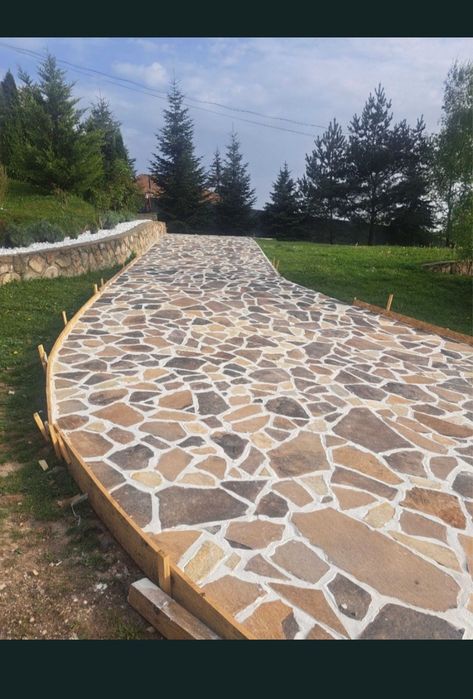 Vând piatră și montez