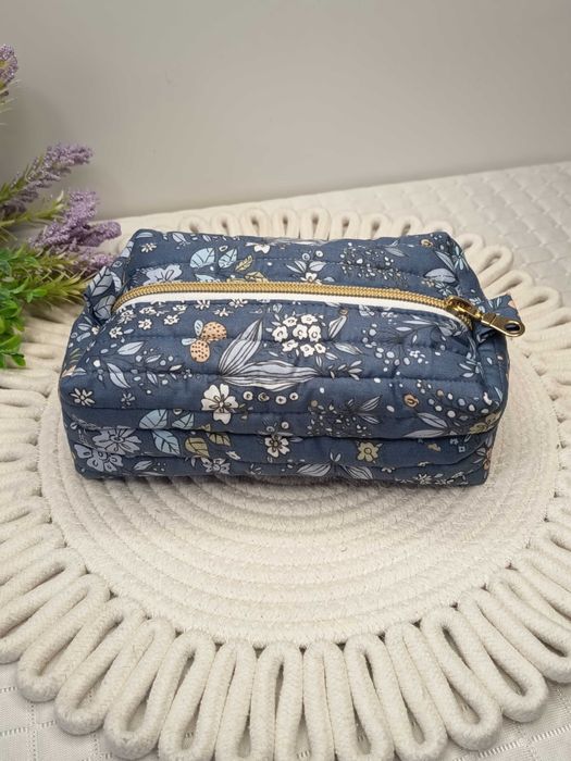 Port fard/geanta cosmetice