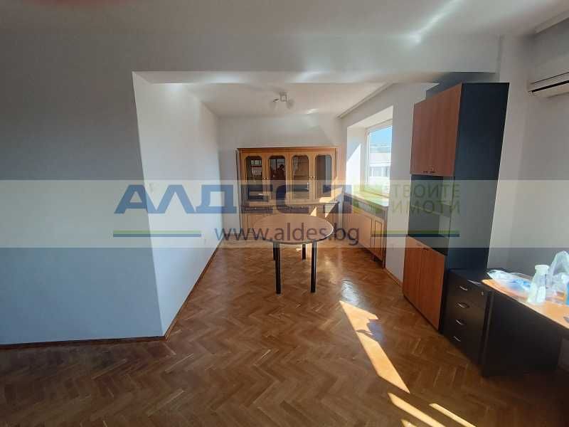 Дава се под наем Четиристаен апартамент в София, Гео Милев - 120 кв.м за 1000 € - Снимка #3