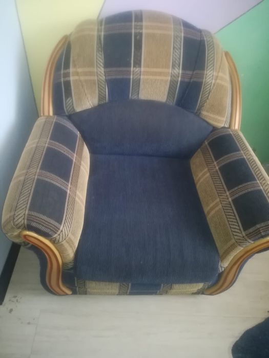 Продам диван и кресло