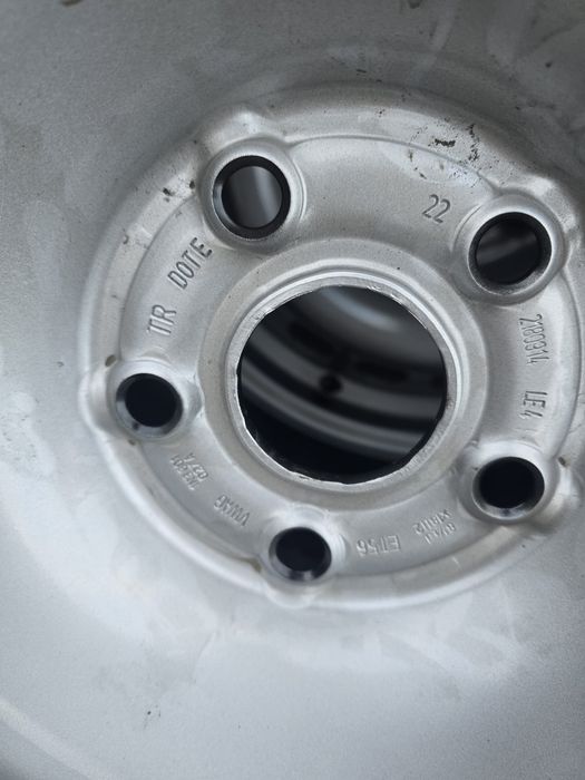 Чисто нови гуми с джанти