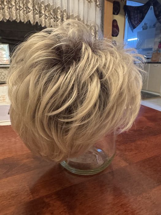 Продам парик новый