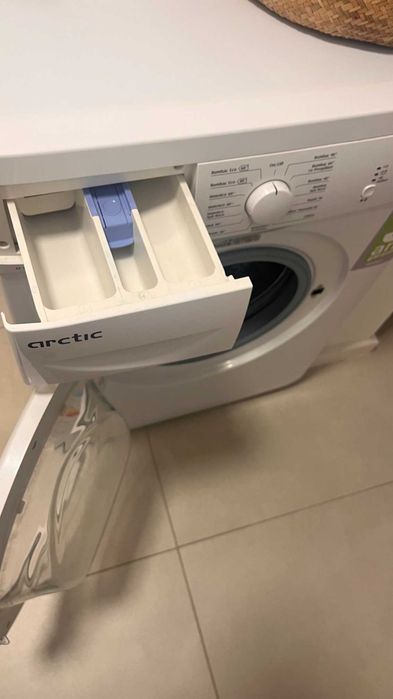 Mașină de spălat Arctic EF5800, 5 kg - stare foarte bună, funcționează perfect