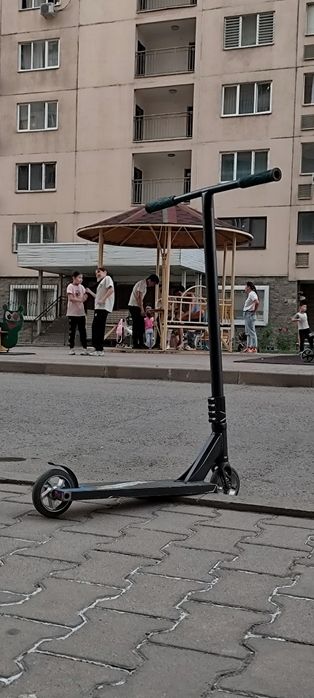 Продам трюковой самокат(Возможен торг!)