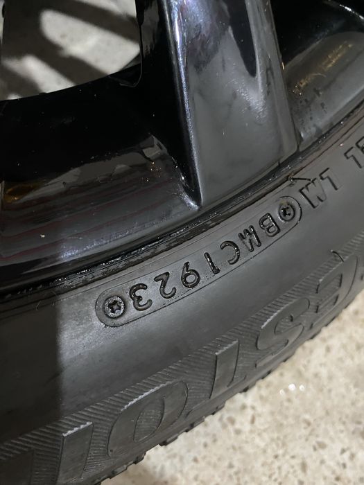 Продаю комплекс шин 215/55/17