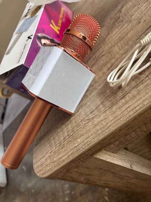 Magic microphone неизползван в розов цвят