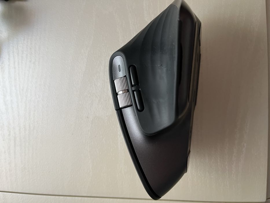 Продам Logi Mx master 3s в хорошем состоянии