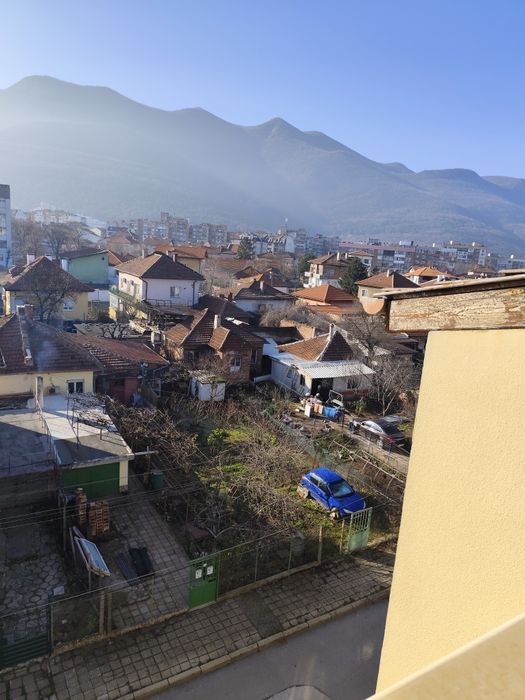 Продавам Мезонет и Гараж