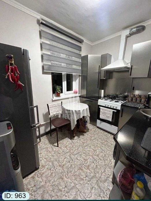 7 mikrarayon 43 maktab tomonda 3 xonalik kvartira sotiladi №963