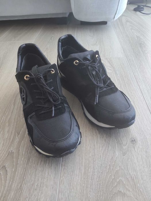 Sneakers Louis Vuitton marimea 40