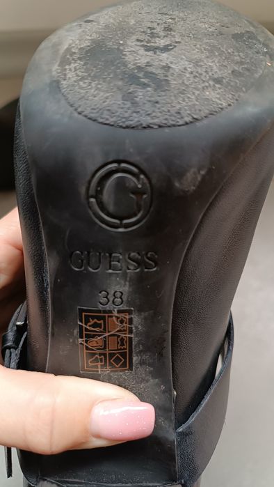 Guess кожени боти