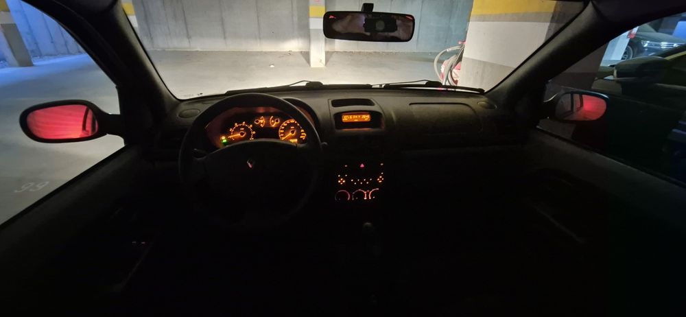 Renault Symbol 1,4 benzină.