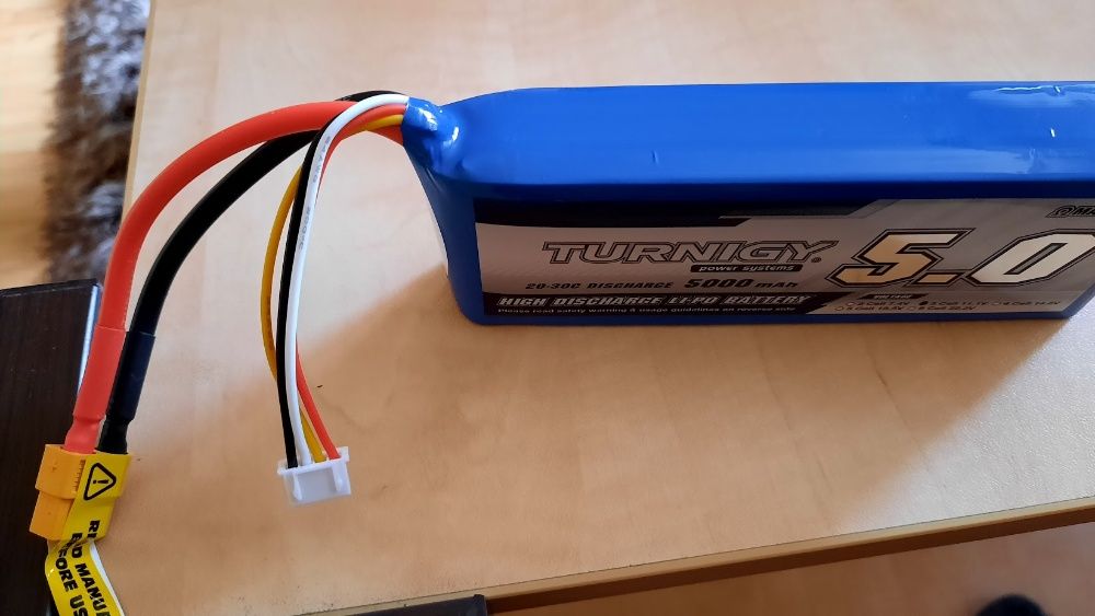 Acumulatori navomodele drone, auto, li-po, li-ion 3S, 4S. Reparatii Navomodele Revizii