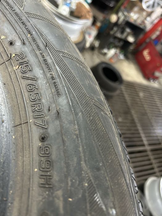 Гуми 215/65/17 4 броя Зимни Falken