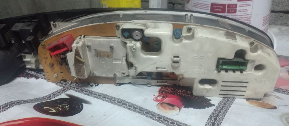 Спидометр Audi 100