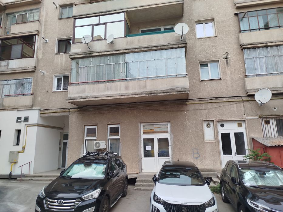 De închiriat ap 2 cam + living baie bucătărie