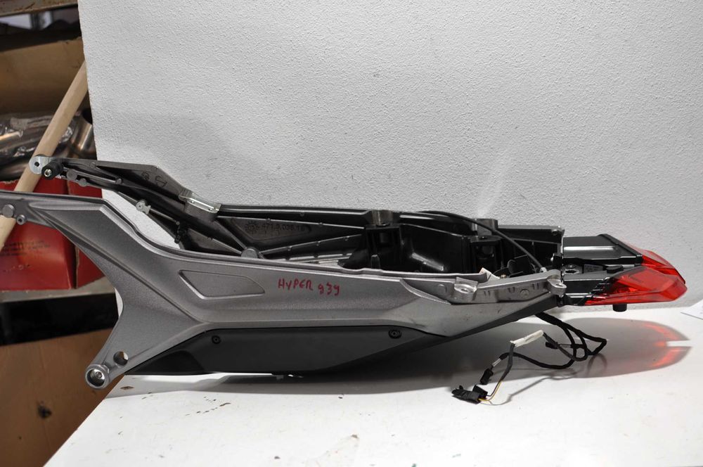 Aripa scarite Ducati Hypermotard Hyperstrada