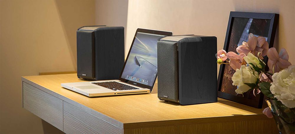 продам новый Edifier R1010BT/24 ватт/Bluetooth/AUX/С ДОСТАВКОЙ