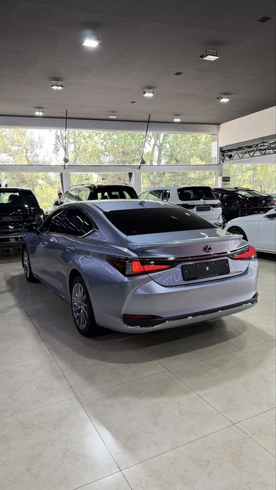 Lexus ES300h 2026