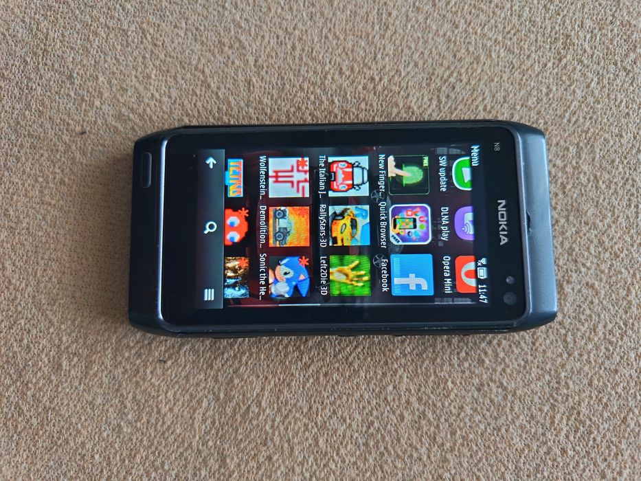 Pentru colectionari Nokia N8