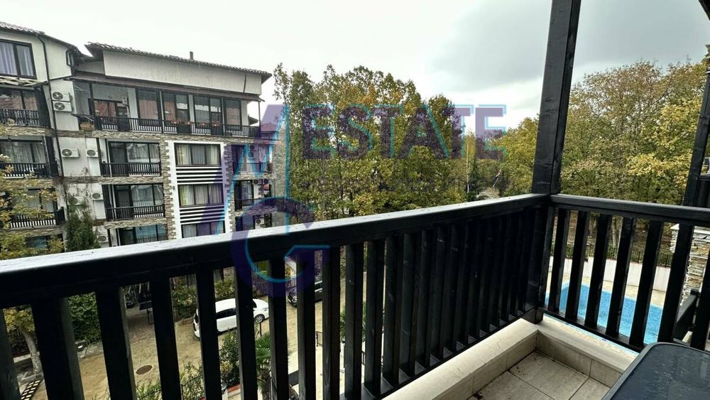 Обзаведен двустаен апартамент в затворен комплекс в Приморско.