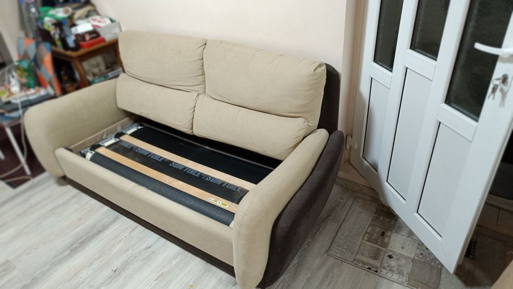 Canapea pentru 3 persoane