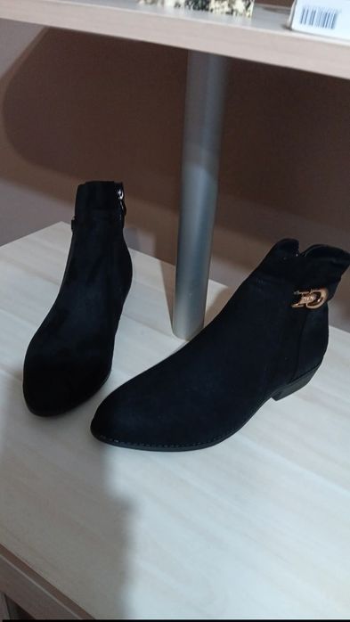 Дамски   боти голям размер