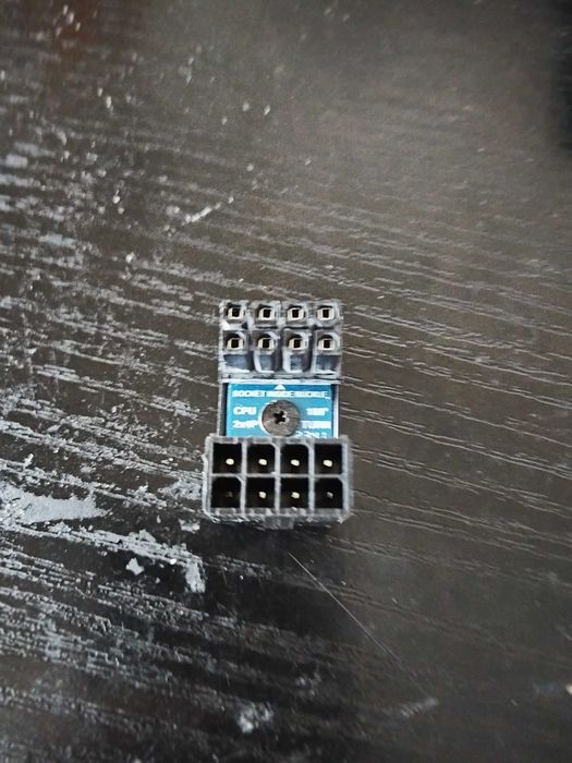 180* кривка  8 пина за CPU на дъното