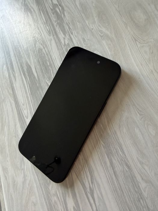 Продам iphone 15 на 256 гб