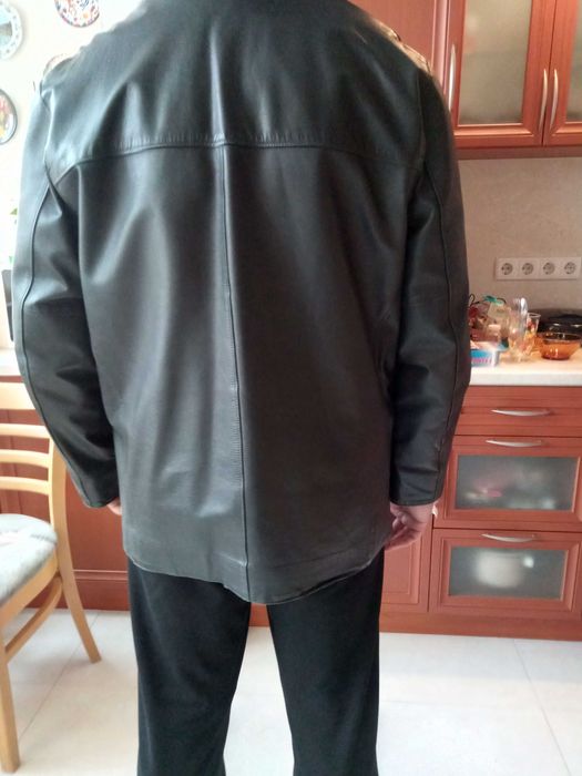 Мъжко кожено яке.