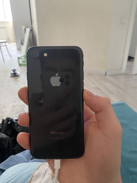 Айфон 8 срочна обменде бар