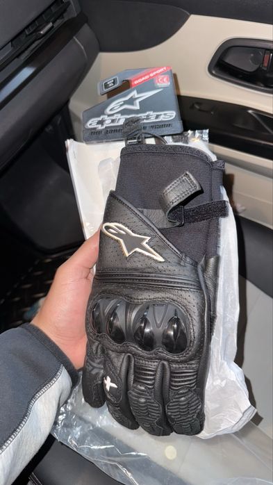 Мотоперчатки от Alpinestars