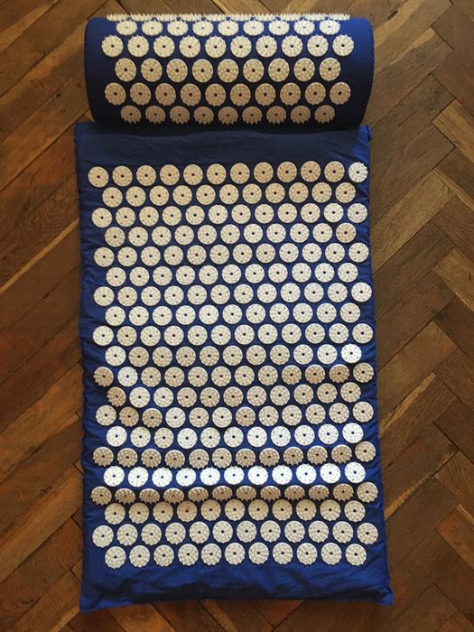 Акупресурна постелка