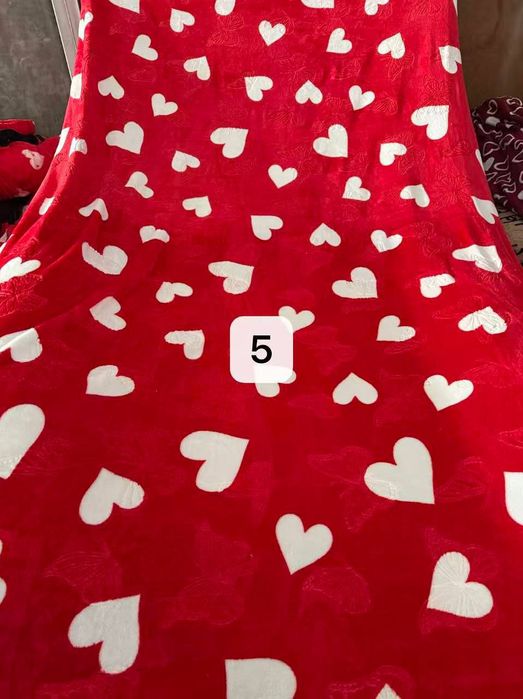 Момик простинликлар сотилади