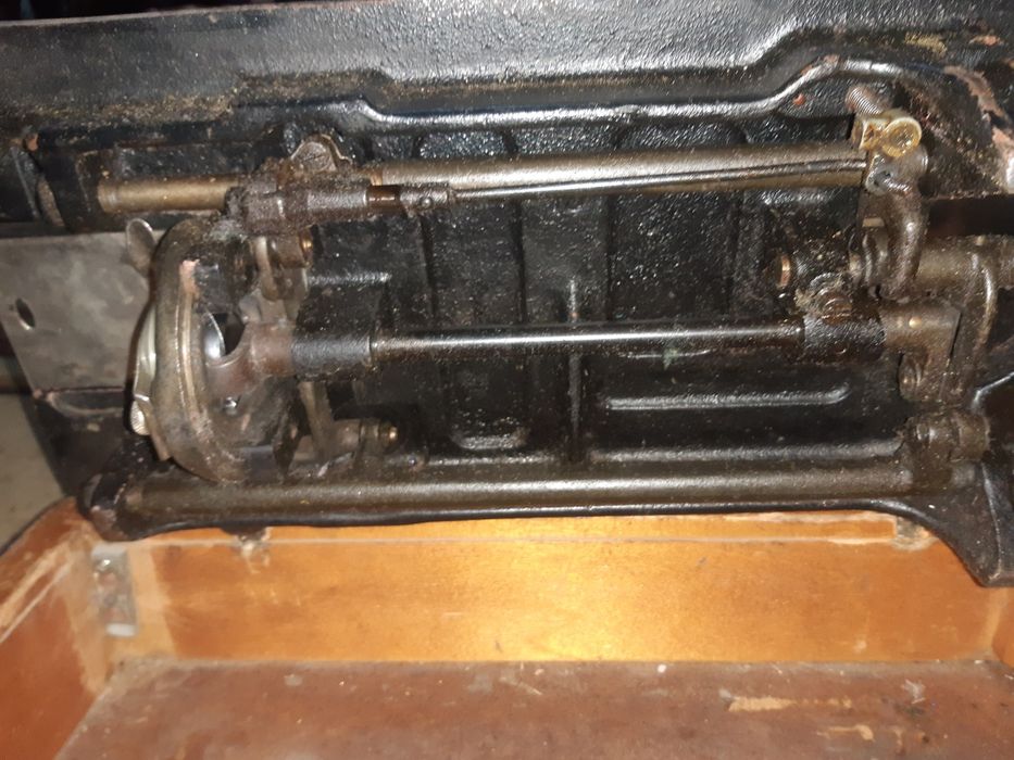 Qo‘l tiku mashinasi.