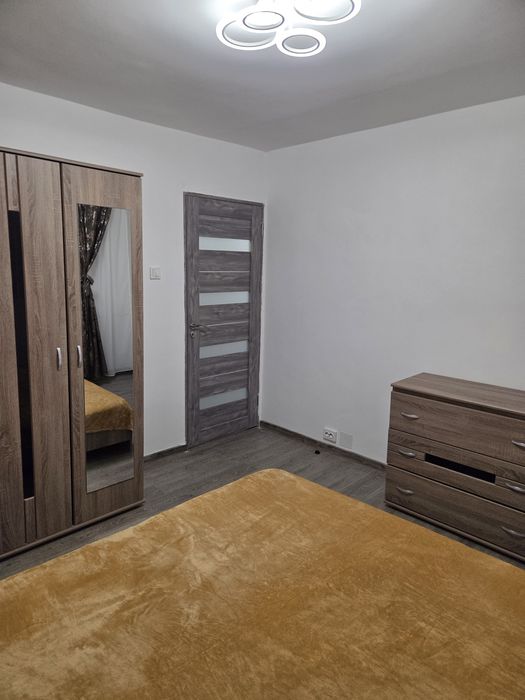 Închiriez apartament cu 2 camere în Rovine